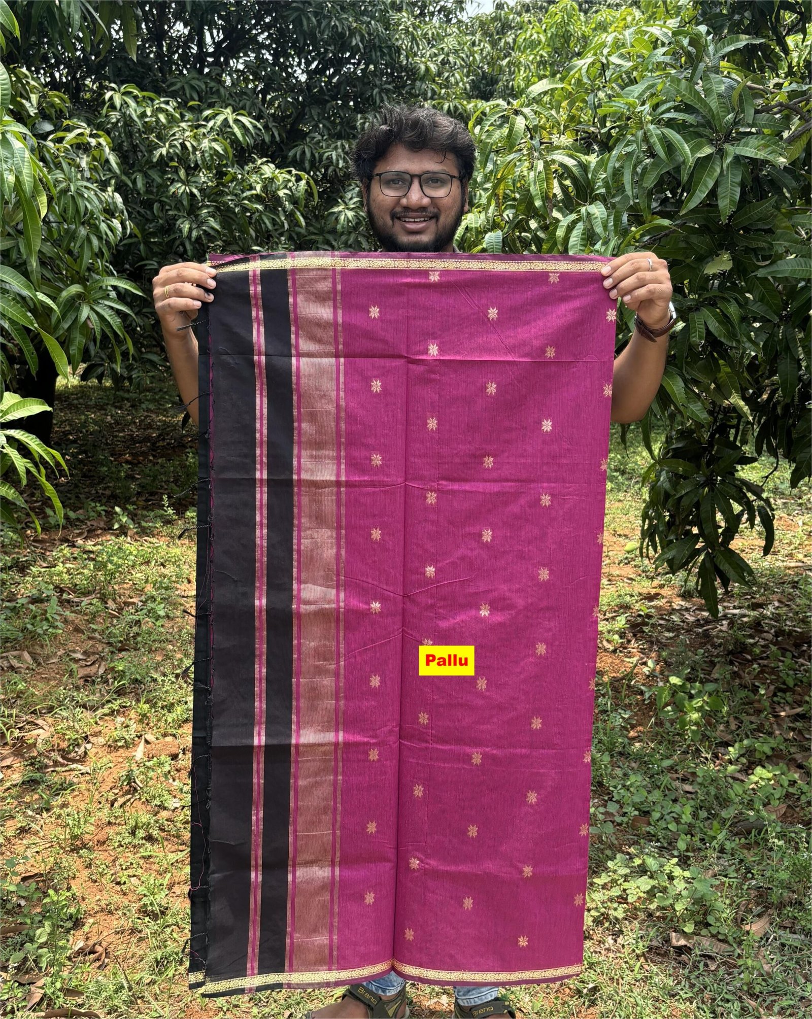 Maheshwari Black with rose - Pallu