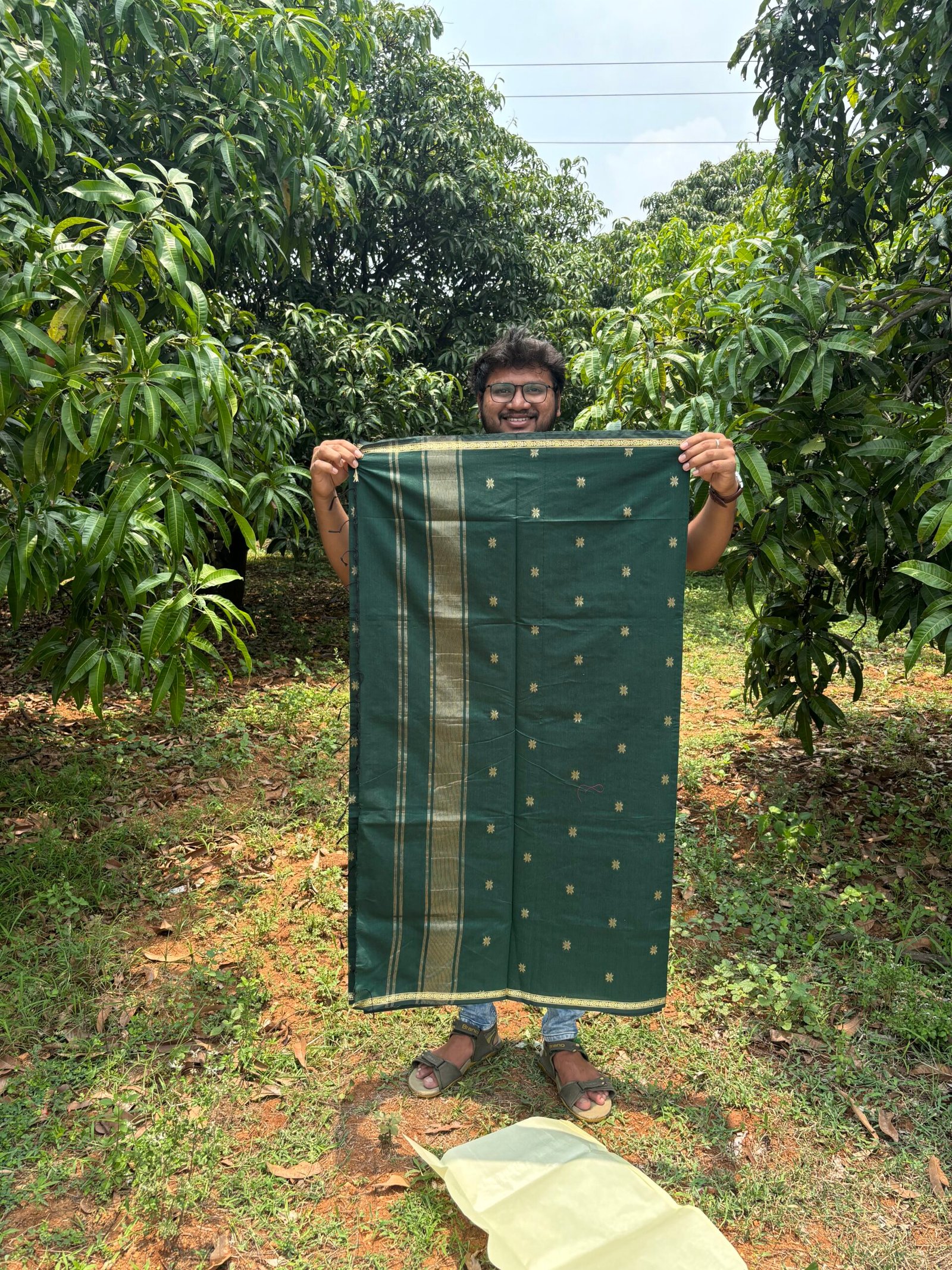 Elegance full Bottle green color Maheshwari silk cotton saree - Image 3