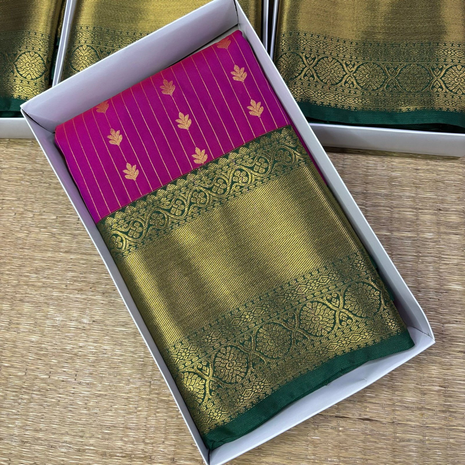 Kanjivaram Vaira oosi semi silk - Rose With BGreen