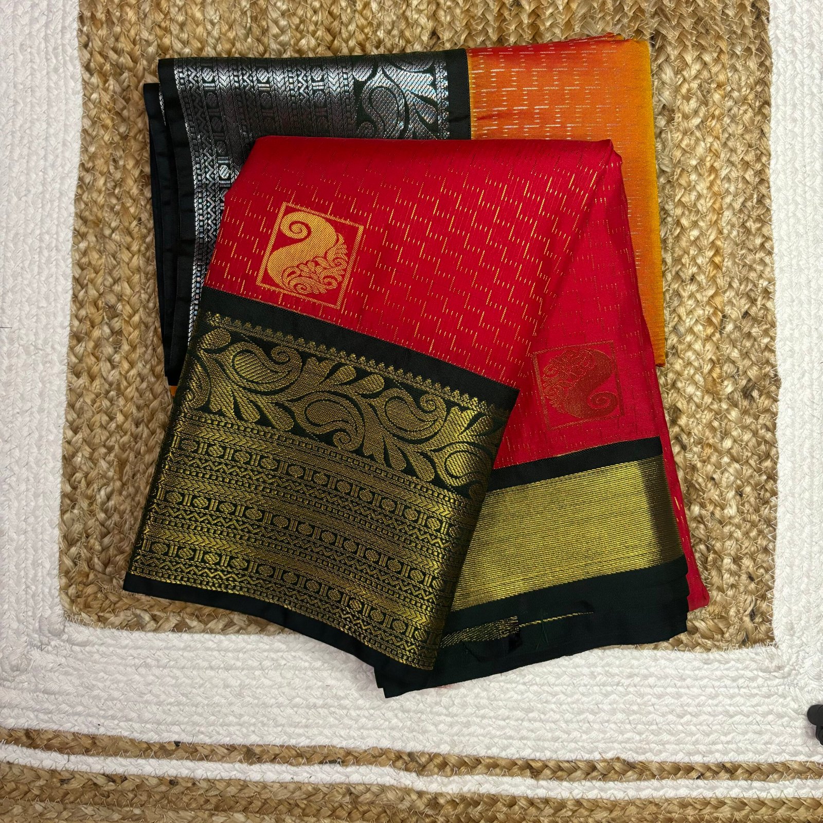 Kanjivaram Semi silk - Elegance Rain drop pattern Red