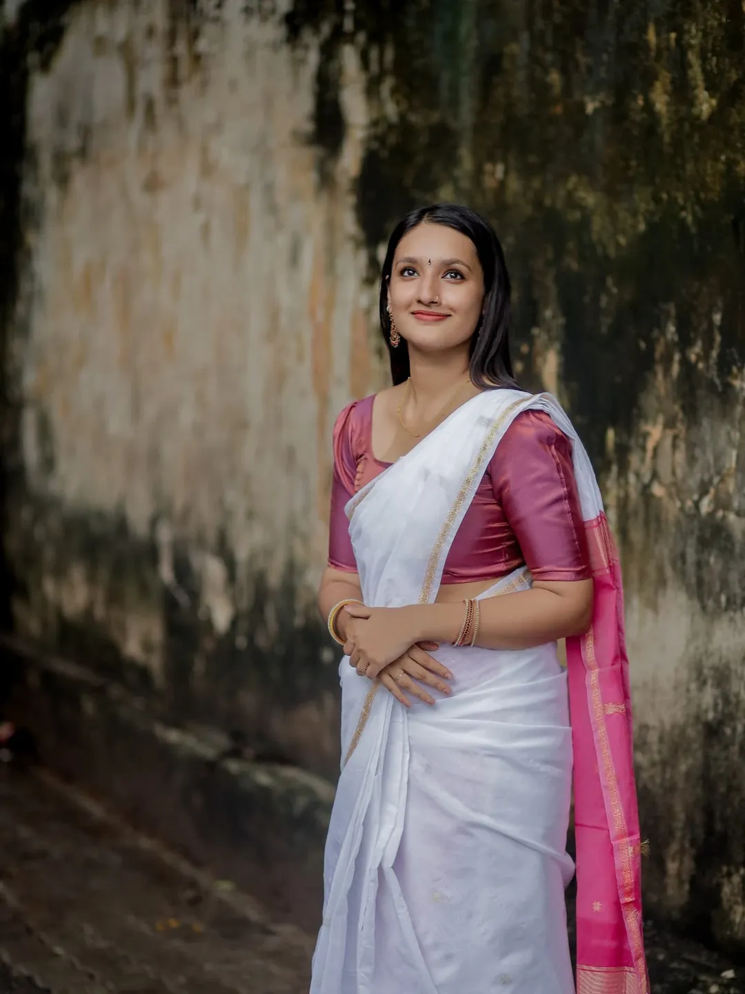 Elegance White with Pink color Maheshwari silk cotton saree - Image 3